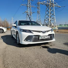Toyota Camry 2020