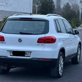 Volkswagen Tiguan 2011