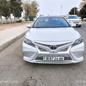 Toyota Camry 2021