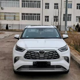 Toyota Highlander 2020