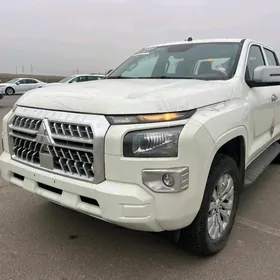 Mitsubishi L200 2025