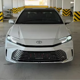 Toyota Camry 2025