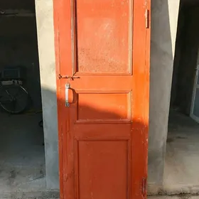 Tahta gapy. дверь.