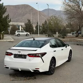 Toyota Camry 2023