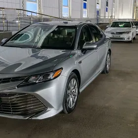 Toyota Camry 2018