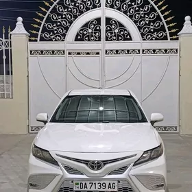 Toyota Camry 2022