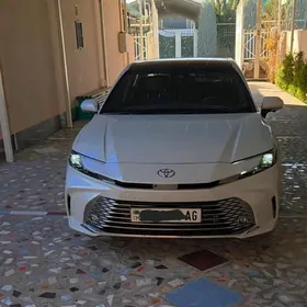 Toyota Camry 2025