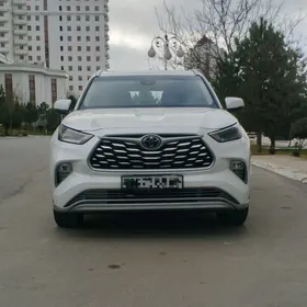 Toyota Highlander 2021