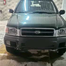 Nissan Pathfinder 2000