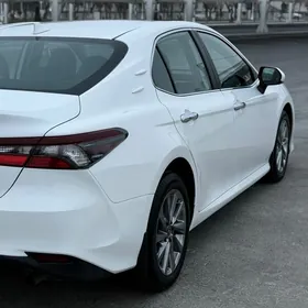Toyota Camry 2022