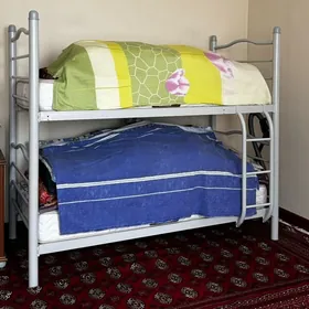 кровать двухъярусный