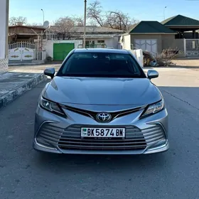 Toyota Camry 2021