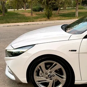 Hyundai Elantra 2023