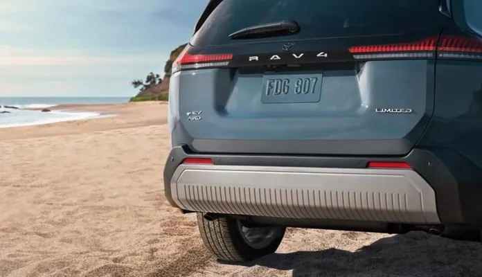 Toyota предупредила о росте цен на автомобили и дефиците RAV4 на рынке США