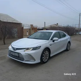 Toyota Camry 2021