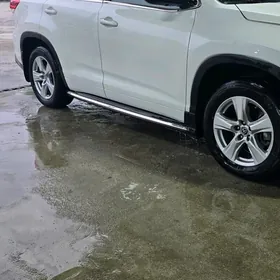 Toyota Highlander 2017