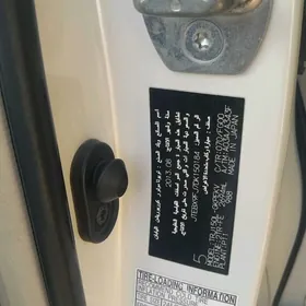 Toyota Land Cruiser Prado 2013