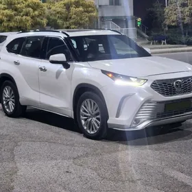 Toyota Highlander 2022