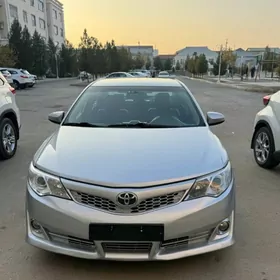 Toyota Camry 2014
