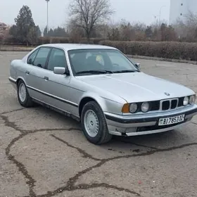 BMW 520 1990