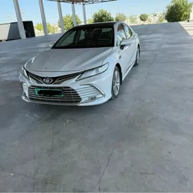 Toyota Camry 2021