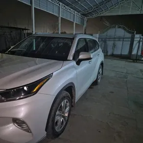 Toyota Highlander 2020