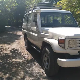 Toyota Land Cruiser 2002