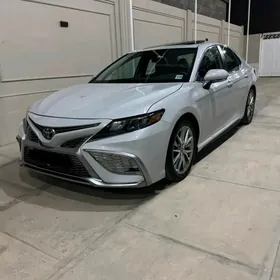 Toyota Camry 2022