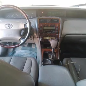 Toyota Avalon 2003