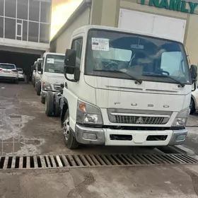 Mitsubishi Canter 2025