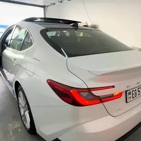 Toyota Camry Hybrid 2025