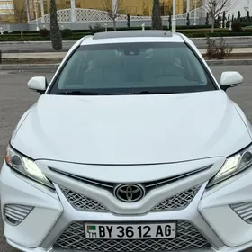 Toyota Camry 2018