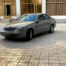 Mercedes-Benz E320 2002