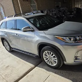 Toyota Highlander 2018