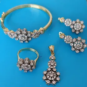 biźuteriýa komplekt