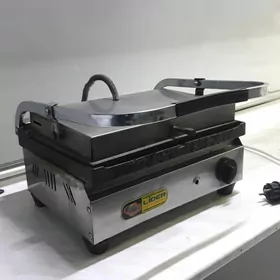 Döner tostr çörek gyzdyrjy enj