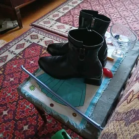 женские сапоги.черн.цвет 42раз