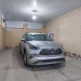 Toyota Highlander 2022