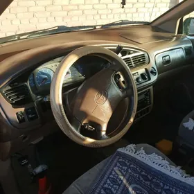 Toyota Sienna 2003