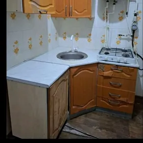 кухонный гарнитур.