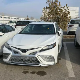 Toyota Camry 2021