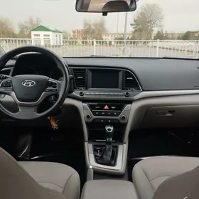Hyundai Elantra 2017