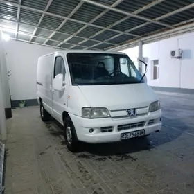 Toyota Hiace 2004
