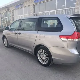 Toyota Sienna 2010
