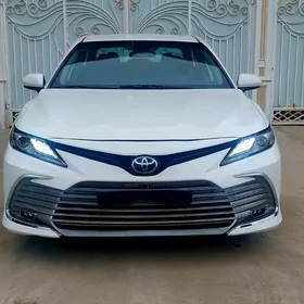 Toyota Camry 2022