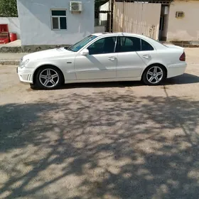 Mercedes-Benz E320 2003