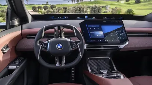 BMW вводит ежемесячную плату за систему кругового обзора в новых iX3