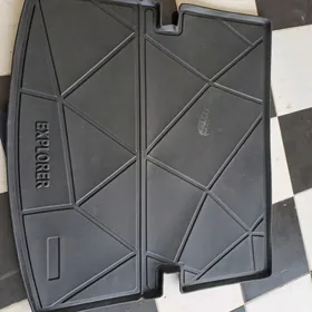 Ford Explorer 23 bagaj kowrik