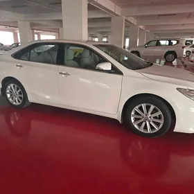 Toyota Camry 2017