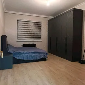 Arenda Gurtly 4/3 2 kom